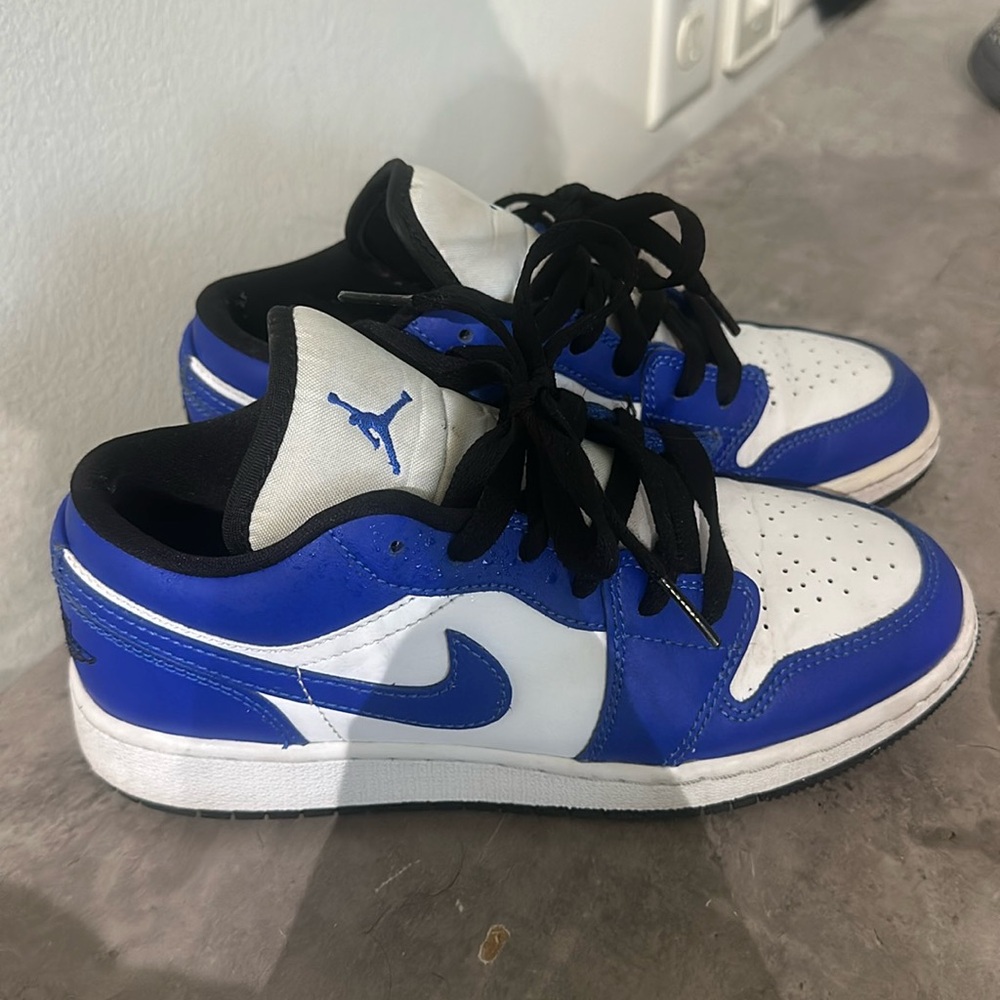 Jordan Lows White and Royal Blue Boys Size 4